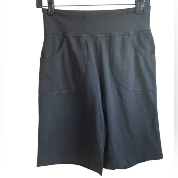 Lululemon Be Still Black High-Waisted Biker Shorts - Picture 1 of 3